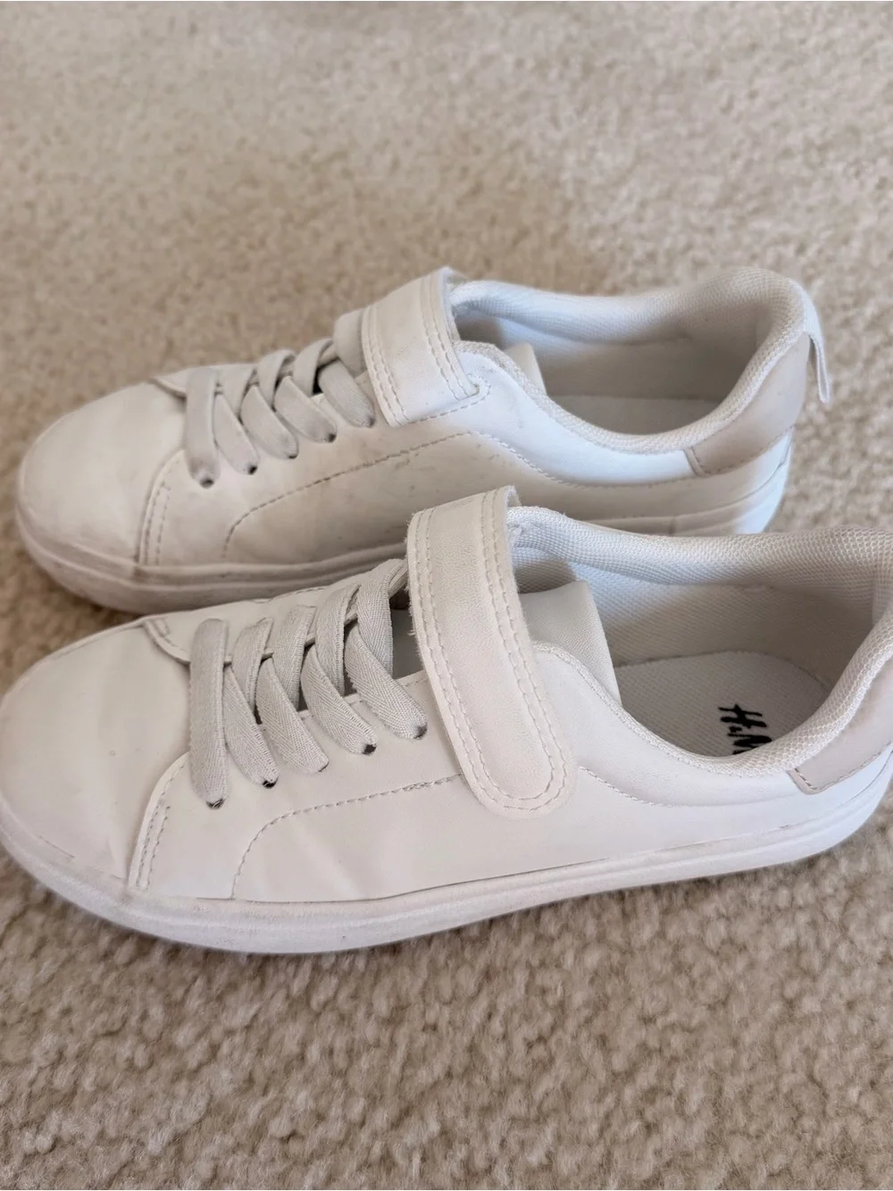 H&M Kids White Velcro Sneakers size 13.5 (little boys)